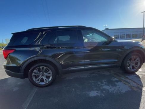 Used 2022 Ford Explorer XLT w/ Equipment Group 202A AWD/4WD image 10