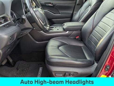 Used 2022 Toyota Highlander XLE image 15