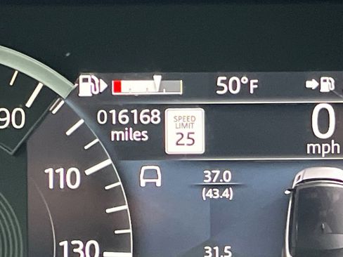 Used 2023 Land Rover Range Rover Evoque SE image 8