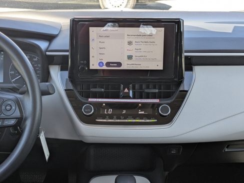 Used 2025 Toyota Corolla LE image 16