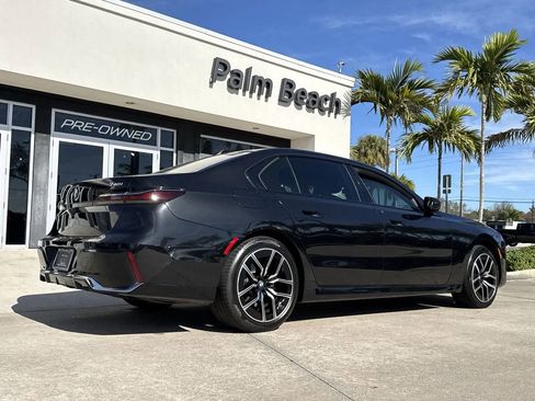 Used 2024 BMW 740i xDrive image 25