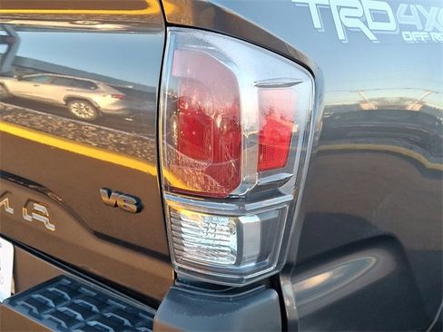 Certified 2023 Toyota Tacoma TRD Off-Road image 15