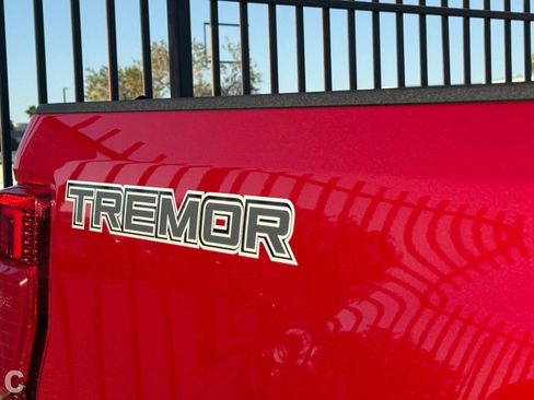 Used 2022 Ford F250 Lariat w/ Tremor Off-Road Package image 9