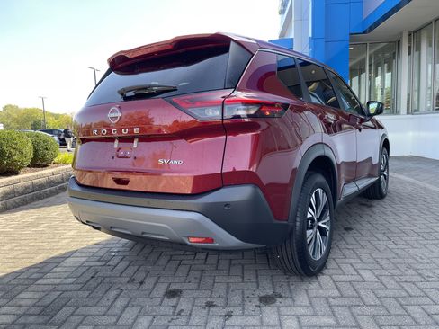 Used 2023 Nissan Rogue SV image 5