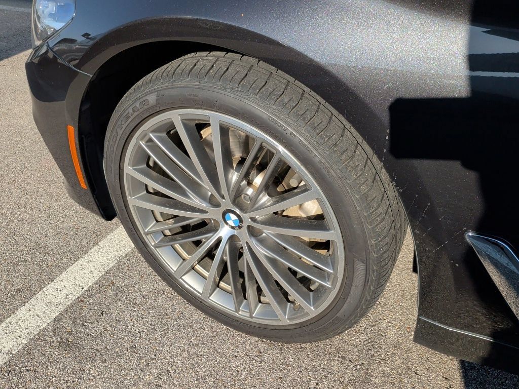 Used 2019 BMW 530i RWD image 11
