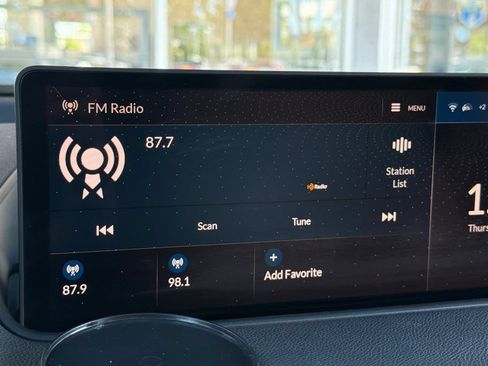 Used 2023 Acura MDX SH-AWD image 17