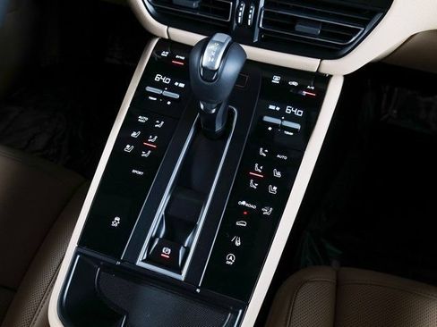 New 2026 Porsche Macan AWD/4WD image 16