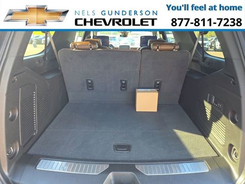 Certified 2024 Chevrolet Suburban High Country w/ Advanced Technology Package image 17