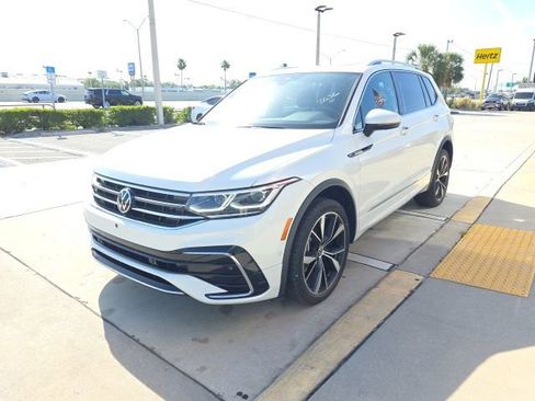 Used 2023 Volkswagen Tiguan SEL R-Line image 8