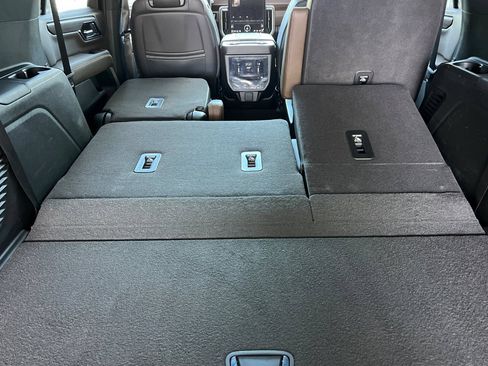 Used 2025 GMC Yukon Denali Ultimate AWD/4WD image 16