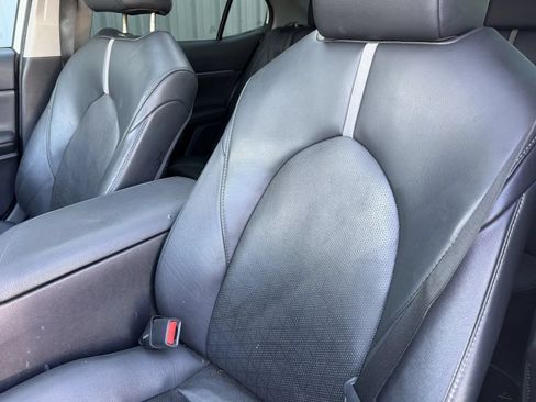 Used 2024 Toyota Camry XSE FWD image 8