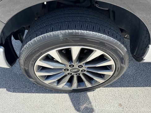 Used 2013 Ford F150 XLT w/ Mid Equipment Group image 11