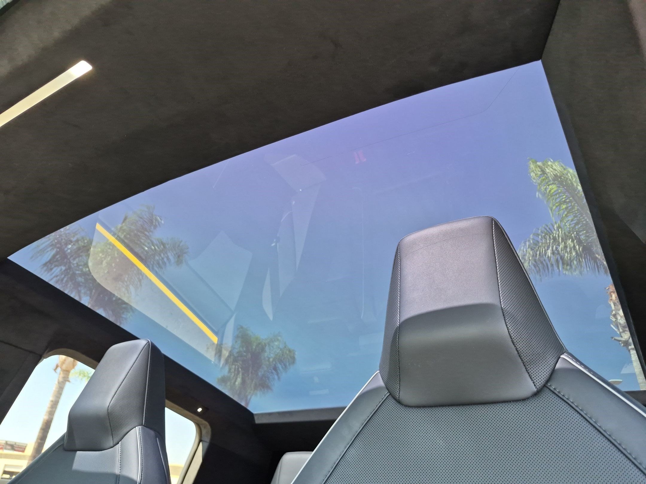 Used 2024 Tesla Cybertruck AWD Crew Cab image 28