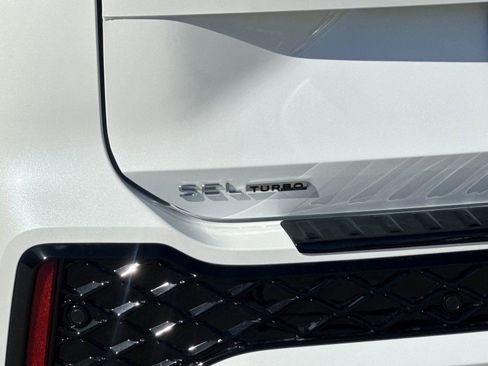 New 2026 Volkswagen Tiguan SEL R-Line image 25