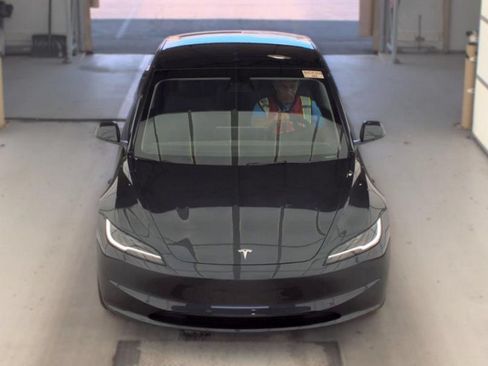 Used 2025 Tesla Model 3 Long Range RWD image 2