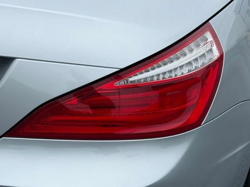 Used 2013 Mercedes-Benz SL 550 image 24