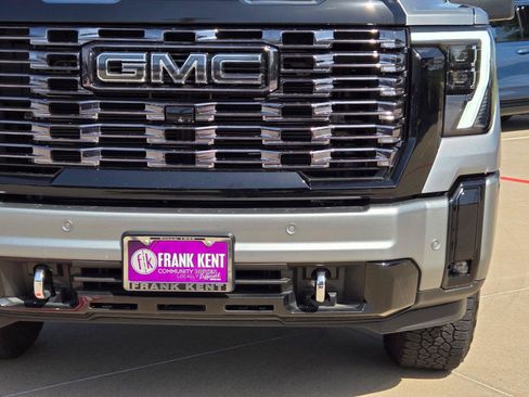 Used 2025 GMC Sierra 2500 Denali Ultimate AWD/4WD image 6