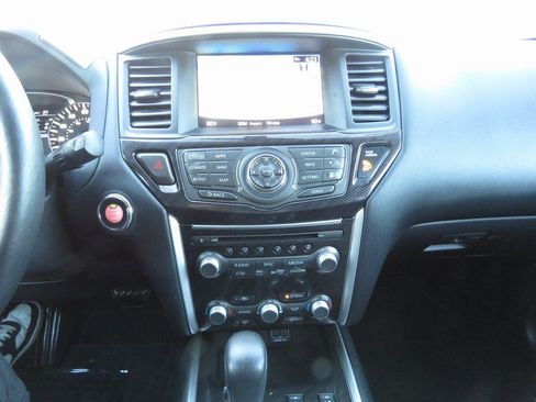 Used 2020 Nissan Pathfinder SL image 30