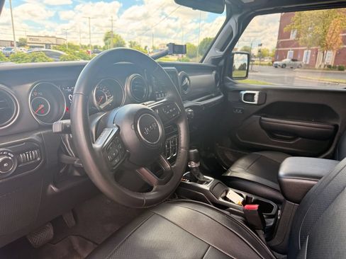 Used 2022 Jeep Wrangler Unlimited Sport AWD/4WD image 16
