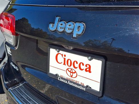 Used 2021 Jeep Grand Cherokee Overland image 30