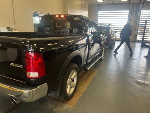 Used 2019 RAM 1500 Classic SLT w/ SLT Plus D←cor Group AWD/4WD image 6