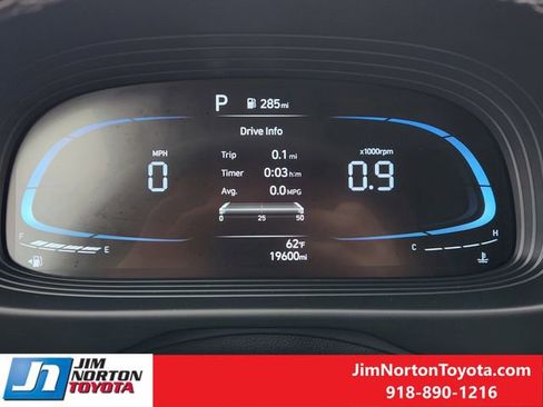 Used 2025 Hyundai Venue SEL image 16