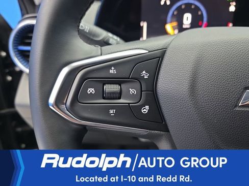 Used 2025 Chevrolet Trax LT w/ LT Convenience Package FWD image 16