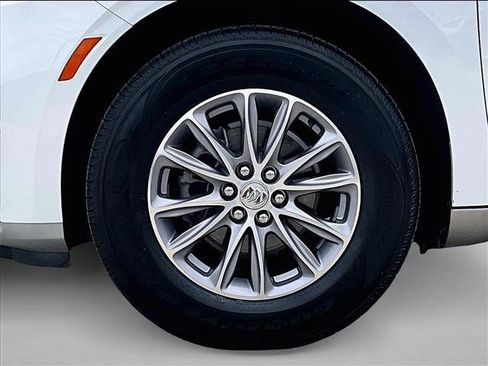 Used 2024 Buick Enclave Essence FWD image 10