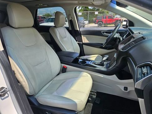 Used 2017 Ford Edge Titanium w/ Equipment Group 301A FWD image 20