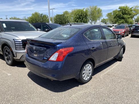 Used 2014 Nissan Versa S Plus FWD image 2