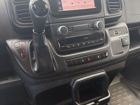 Used 2024 RAM ProMaster 2500 w/ Convenience Group FWD image 14