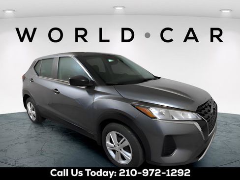 Used 2024 Nissan Kicks S image 1