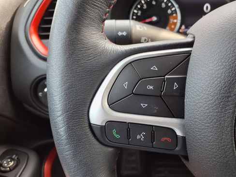 Used 2023 Jeep Renegade Trailhawk w/ Trailhawk Elite Group AWD/4WD image 11