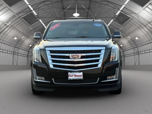 Used 2016 Cadillac Escalade Luxury AWD/4WD image 2
