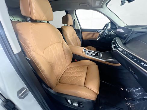 Used 2023 BMW X7 xDrive40i w/ Premium Package AWD/4WD image 30