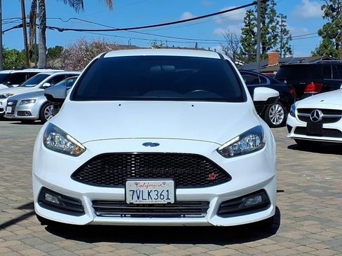 Used 2016 Ford Focus ST image 2