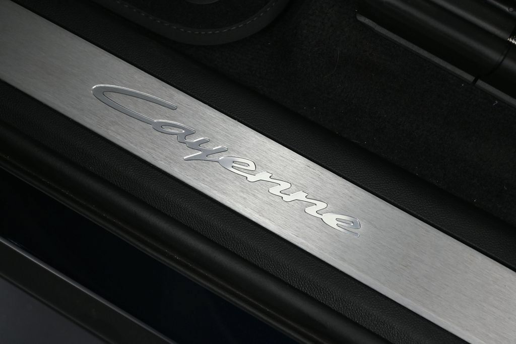 Certified 2026 Porsche Cayenne Coupe AWD/4WD image 38