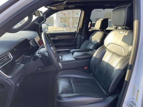 Used 2024 Jeep Grand Wagoneer Series II w/ Quick Order Packagew 28T image 10