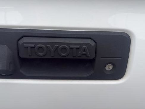 Used 2019 Toyota Tacoma TRD Off-Road image 9