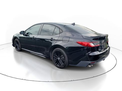 Used 2025 Toyota Camry SE FWD image 5