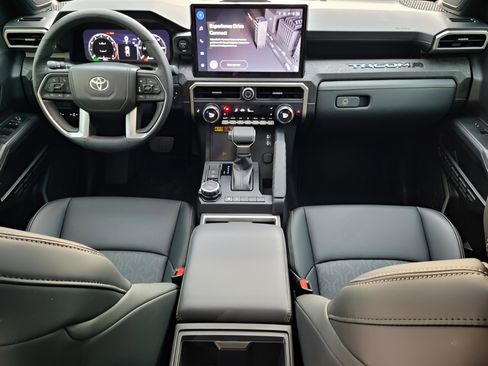 Used 2025 Toyota Tacoma Limited image 13