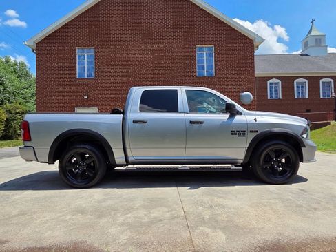 Used 2019 RAM 1500 Express w/ Express Value Package RWD image 4