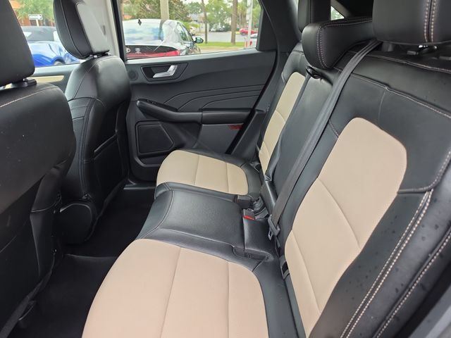 Used 2022 Ford Escape Titanium w/ Titanium Elite Package FWD image 17
