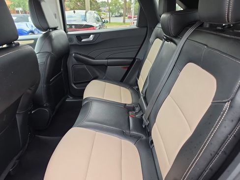 Used 2022 Ford Escape Titanium w/ Titanium Elite Package FWD image 17