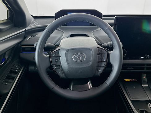 Used 2026 Toyota bZ FWD image 18