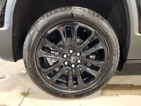 Certified 2023 GMC Acadia SLE w/ Driver Convenience Package image 29