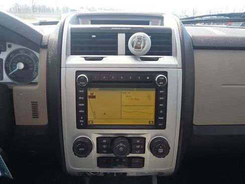 Used 2010 Mercury Mariner Premier image 32