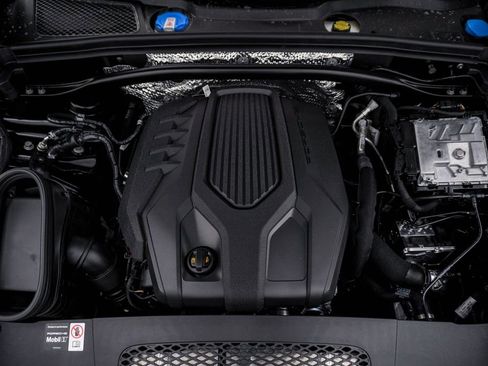 New 2026 Porsche Macan AWD/4WD image 29