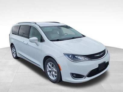Used 2017 Chrysler Pacifica Touring-L Plus w/ Tire & Wheel Group