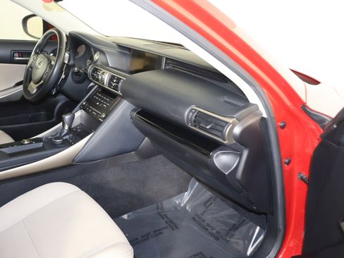 Used 2019 Lexus IS 300 w/ Premium Package image 45